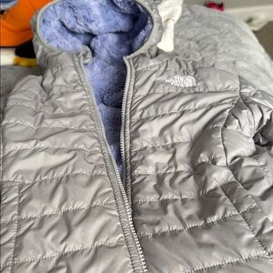 The North Face Kids grey Puffer irreversible Jacket